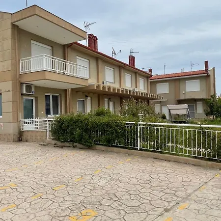 La Casa Di Alexandros Apartment *